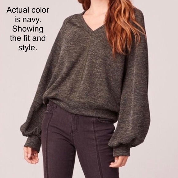 Band of Gypsies Kelley Heathered V-Neck Sweater - Picture 4 of 9